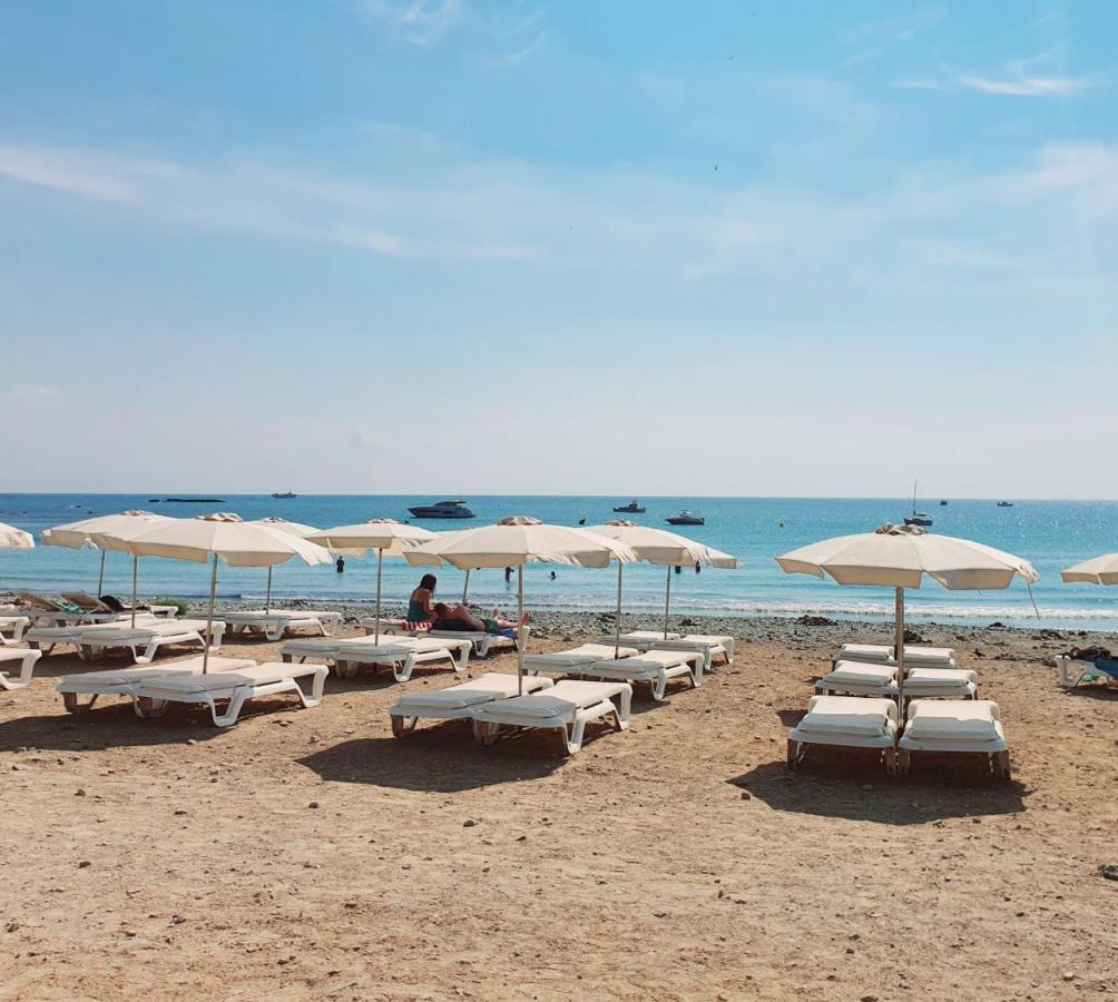 Sunflower Residence First Line By The Sea ซานตาโปลา ภายนอก รูปภาพ