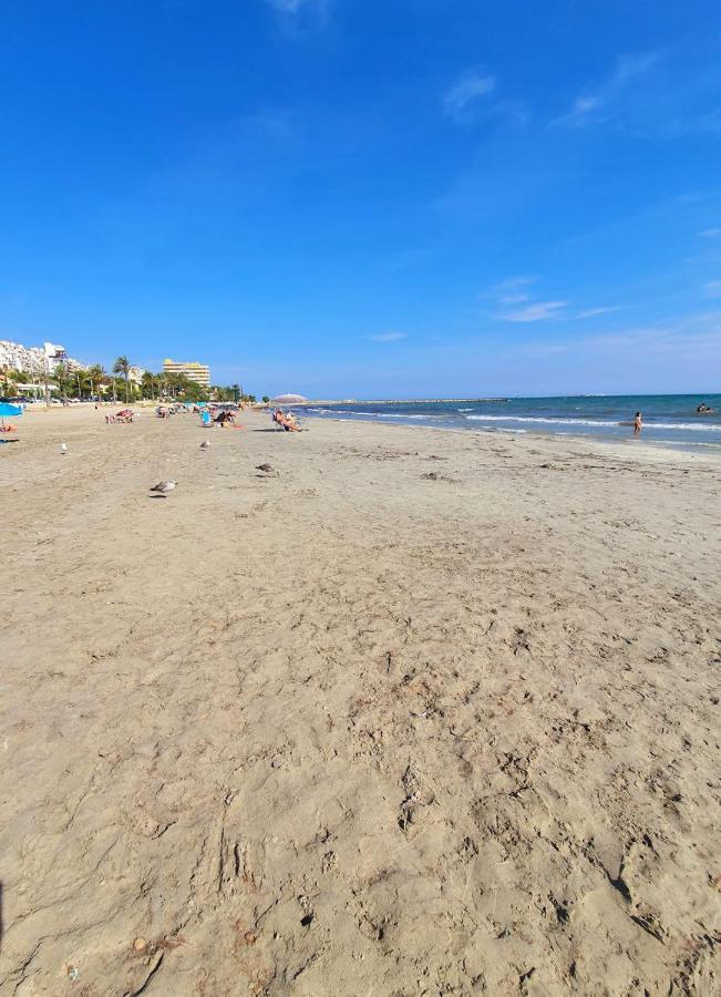 Sunflower Residence First Line By The Sea ซานตาโปลา ภายนอก รูปภาพ