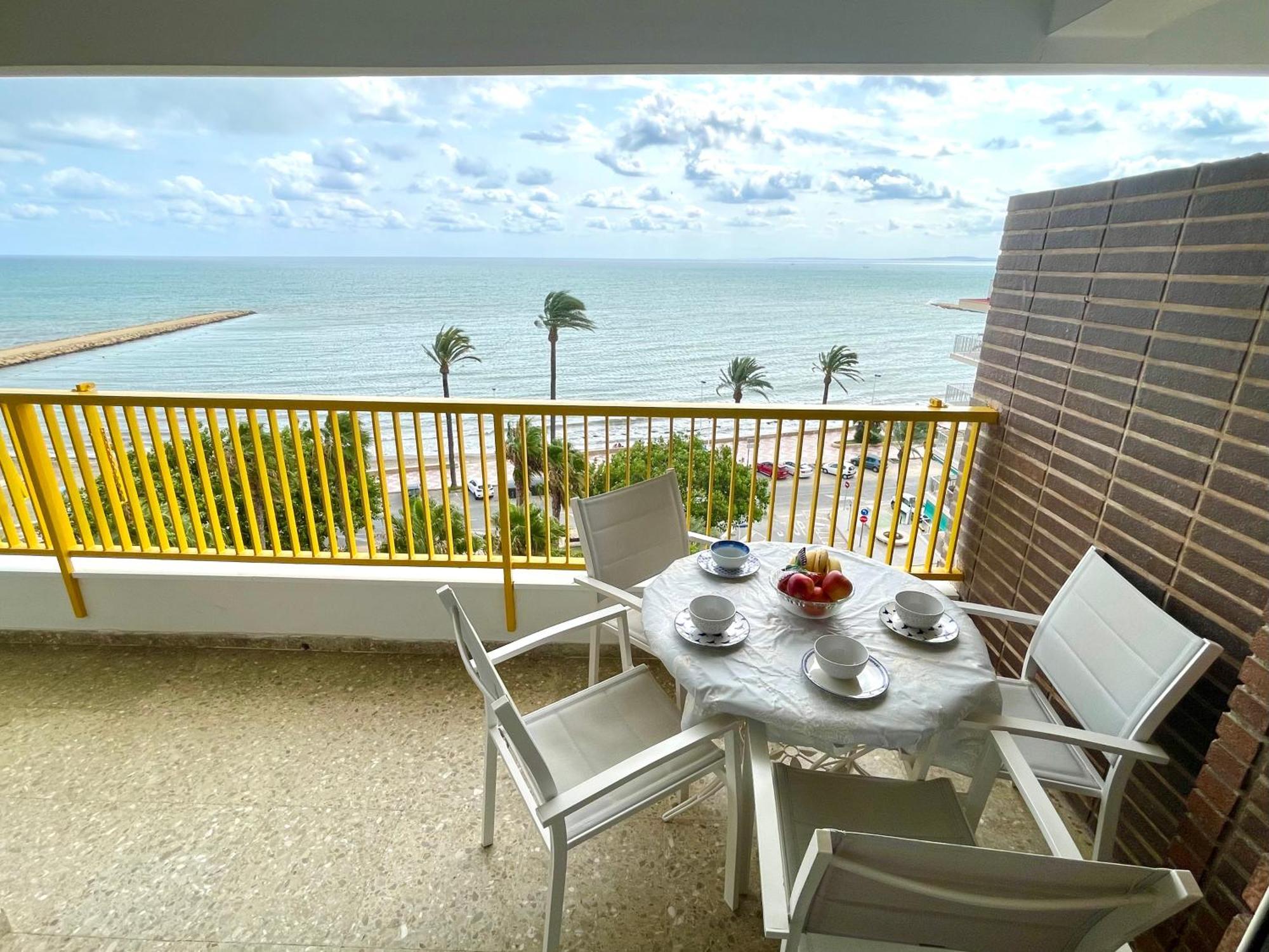 Sunflower Residence First Line By The Sea ซานตาโปลา ภายนอก รูปภาพ