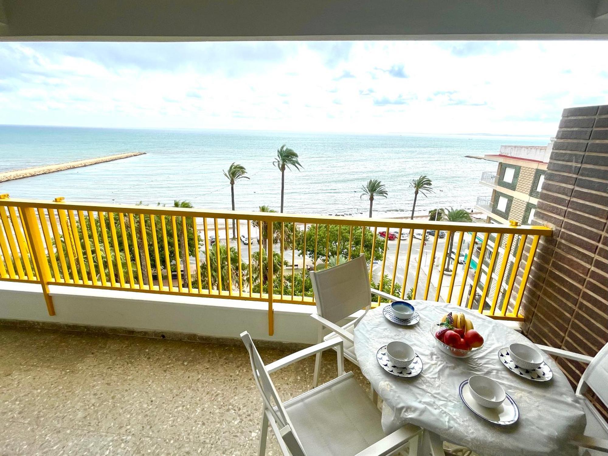 Sunflower Residence First Line By The Sea ซานตาโปลา ภายนอก รูปภาพ
